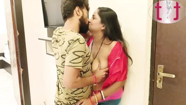 Indian Wife & Husband Try Something New in Hotel – Desi Bhabhi Deep Throat & Missionary Sex - porntry.com - India on poweredporn.com