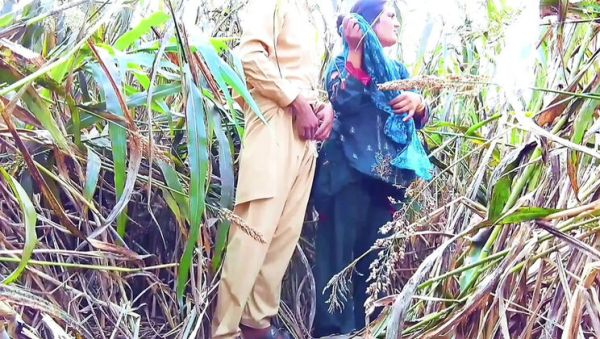Amateur Couple Homemade Fingering and Footjob with Big Ass - porntry.com - Pakistan on poweredporn.com