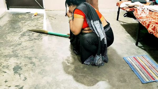 Desi Bhabhi Alone at Home Gets Filled by Her Father-in-Law - porntry.com - India on poweredporn.com