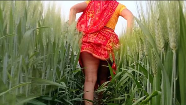 Desi Village Girl Outdoor Fucking in Jungle – School Girl Public Sex Video - veryfreeporn.com - Britain - India - Japan on poweredporn.com