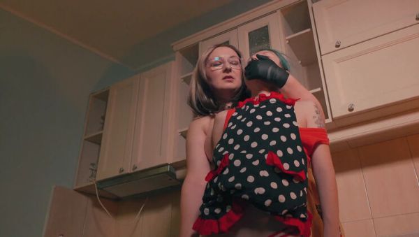 Big Stepmom in Gloves Inspects Skinny Stepdaughter in Kitchen Humiliation - veryfreeporn.com on poweredporn.com