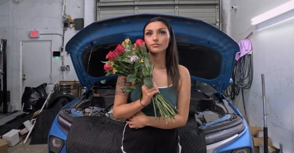 Brunettes Gi and Alexa take turns sucking each other off in a random guy's garage - alphaporno.com on poweredporn.com