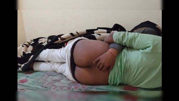 Indian Bhabhi Sona in Rajai Bedroom Doggy Style Sex with Desi Girl - veryfreeporn.com - India on poweredporn.com
