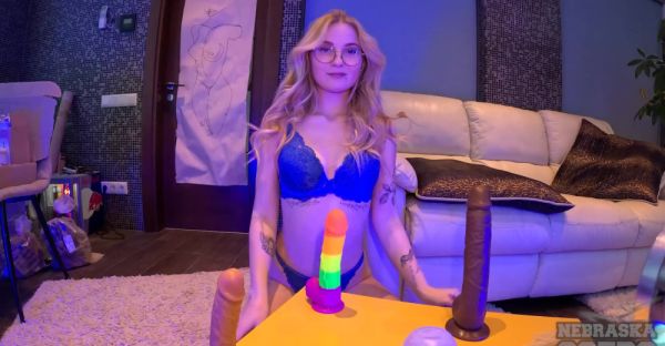 Blondie Luana's amateurs game: Glasses on, peachy puss shaven, toy time with a bad boy dildo - alphaporno.com on poweredporn.com